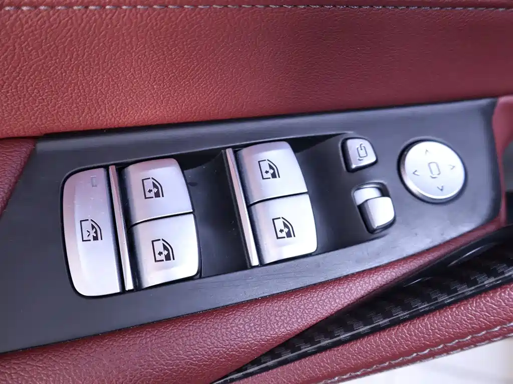 BMW 5 Series 2022 Model Second Facelift 525Li M Sport Package фото 17