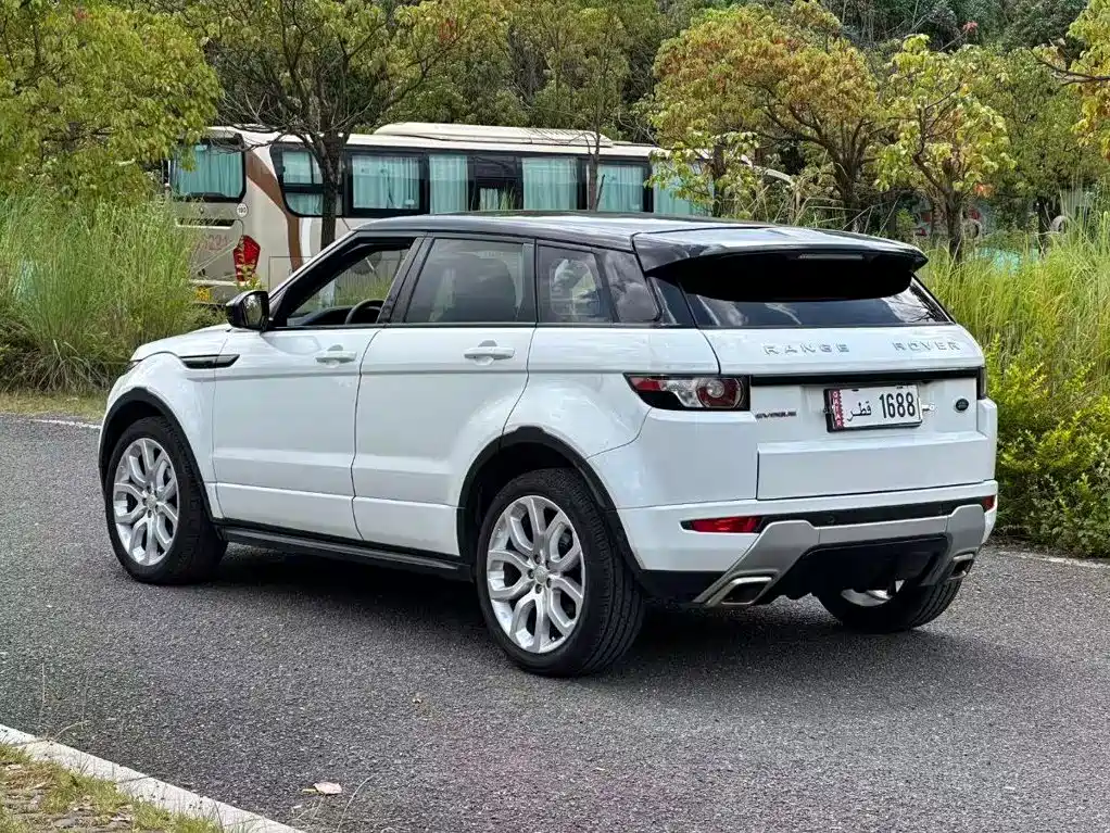 Land Rover Range Rover Evoque (Import) 2015 2015 2.0T 5-door Dynamic Edition