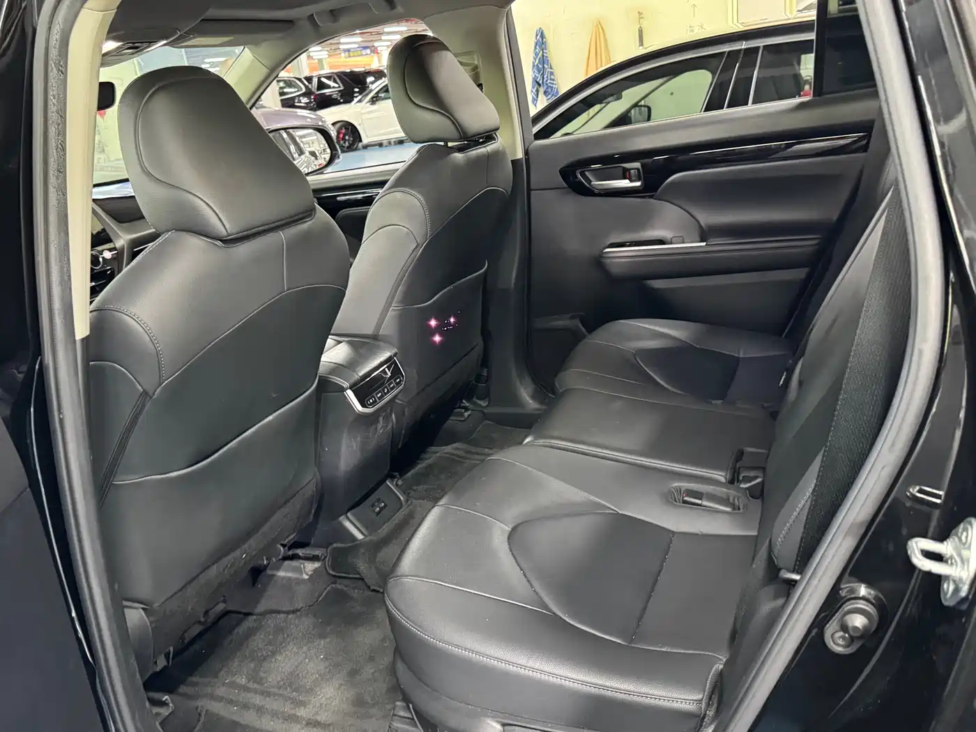 Toyota Highlander 2022 380T 4WD Premium 7-Seater фото 5