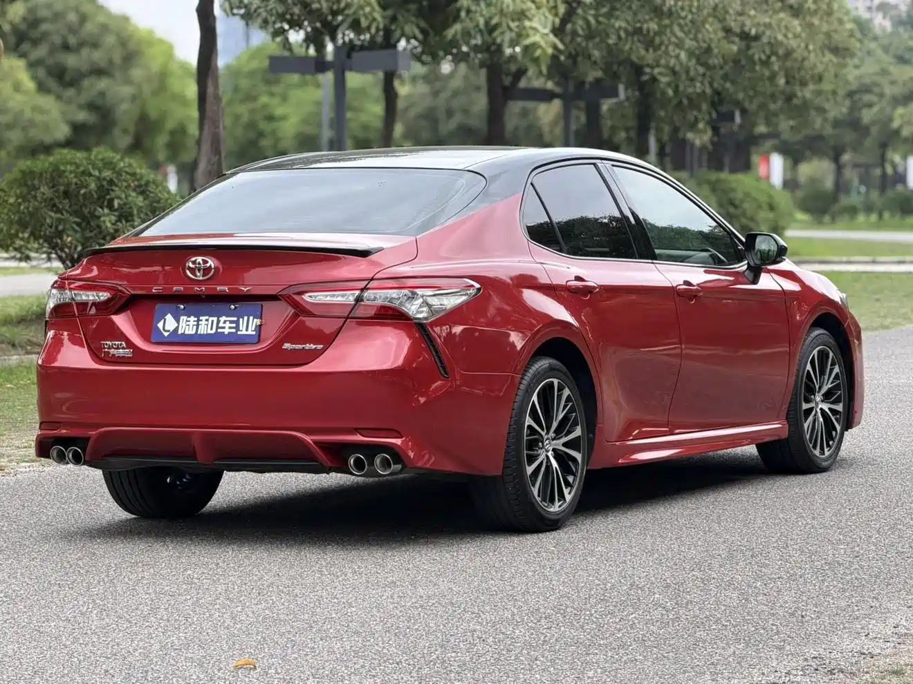 Photo 5 - Toyota Camry