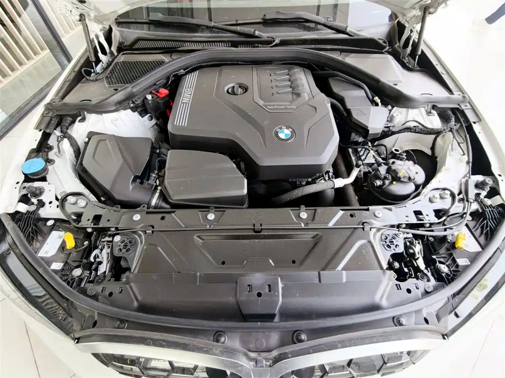 BMW 3 Series 2025 325Li M Sport Package фото 9