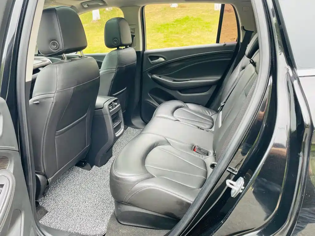 Фото 9 - Buick Envision Plus