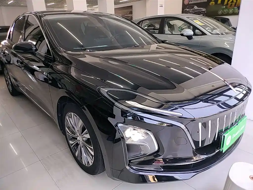 Hongqi E-QM5 2022 431km Charging Enjoyment Edition фото 4