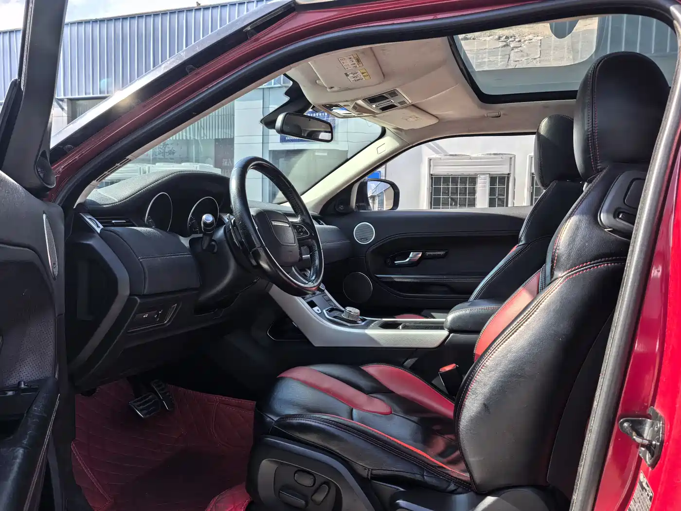 Land Rover Range Rover Evoque (Import) 2012 2.0T 3-door Premium Edition фото 8