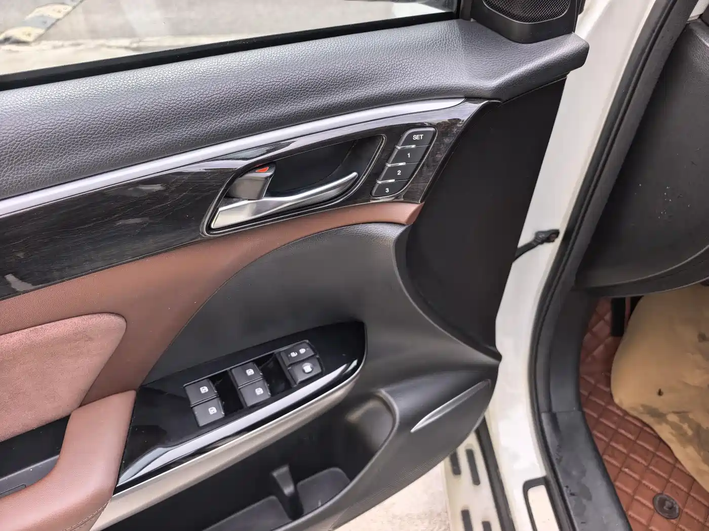 GAC Trumpchi Trumpchi GS8 2017 320T AWD Luxury Smart Connect (7-Seater) фото 5