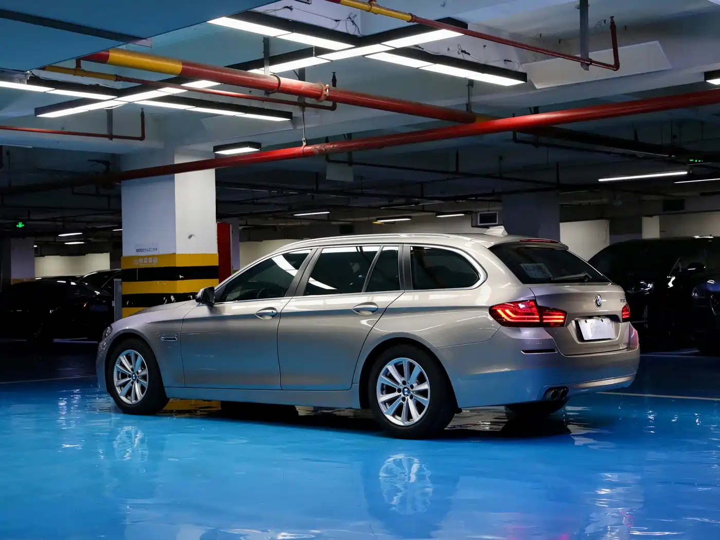 BMW 5 Series (Import) 2014 520i Touring фото 3
