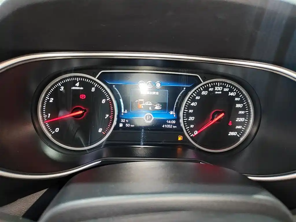 Hongqi H5 2018 30TD Dynamic Edition фото 12