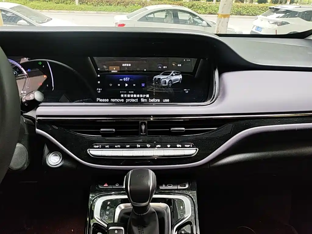 GAC Trumpchi Trumpchi M6 2025 Basic Model фото 13