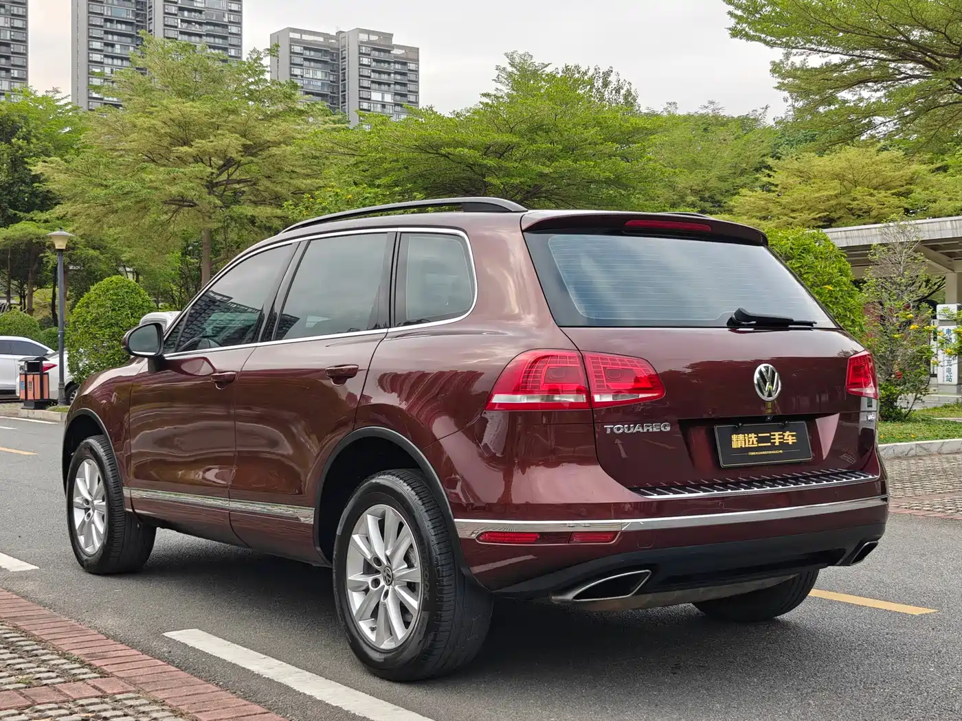 VOLKSWAGEN TOUAREG