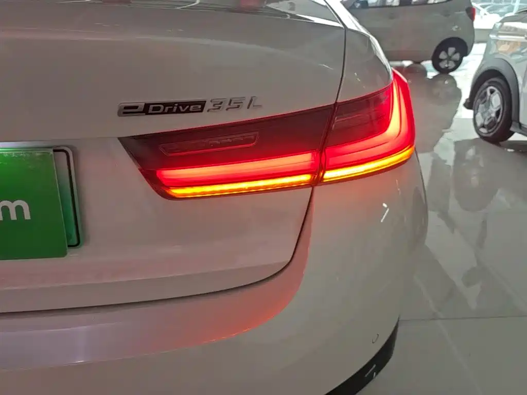 BMW i3 2024 eDrive 35 L фото 8