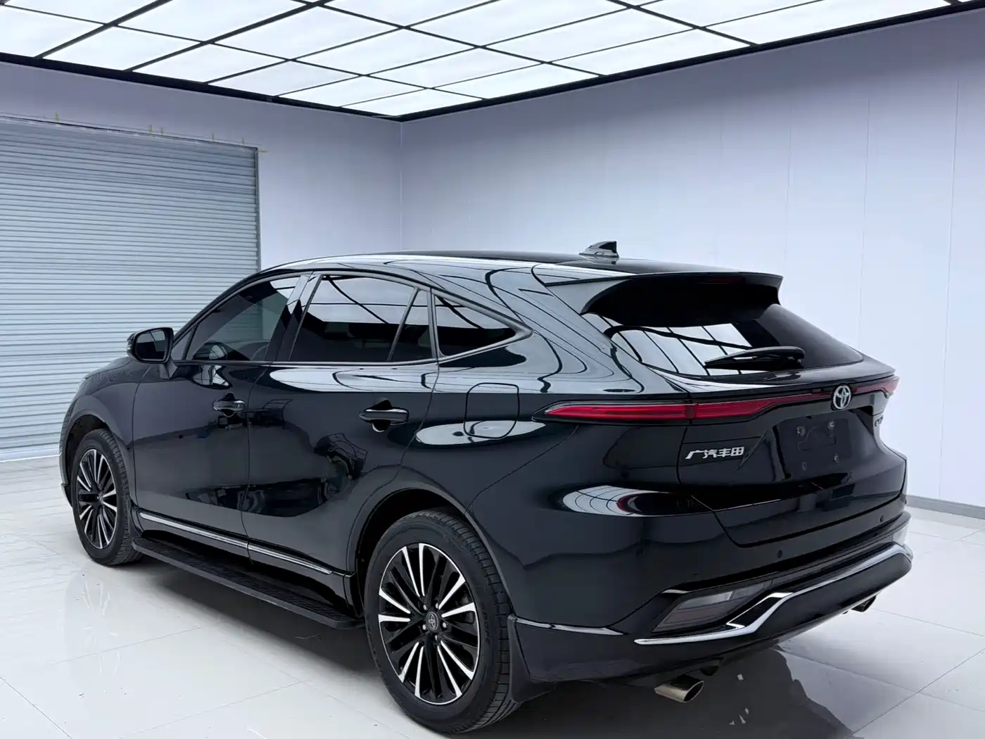 Toyota Venza 2022 2.0L CVT 2WD Premium фото 3