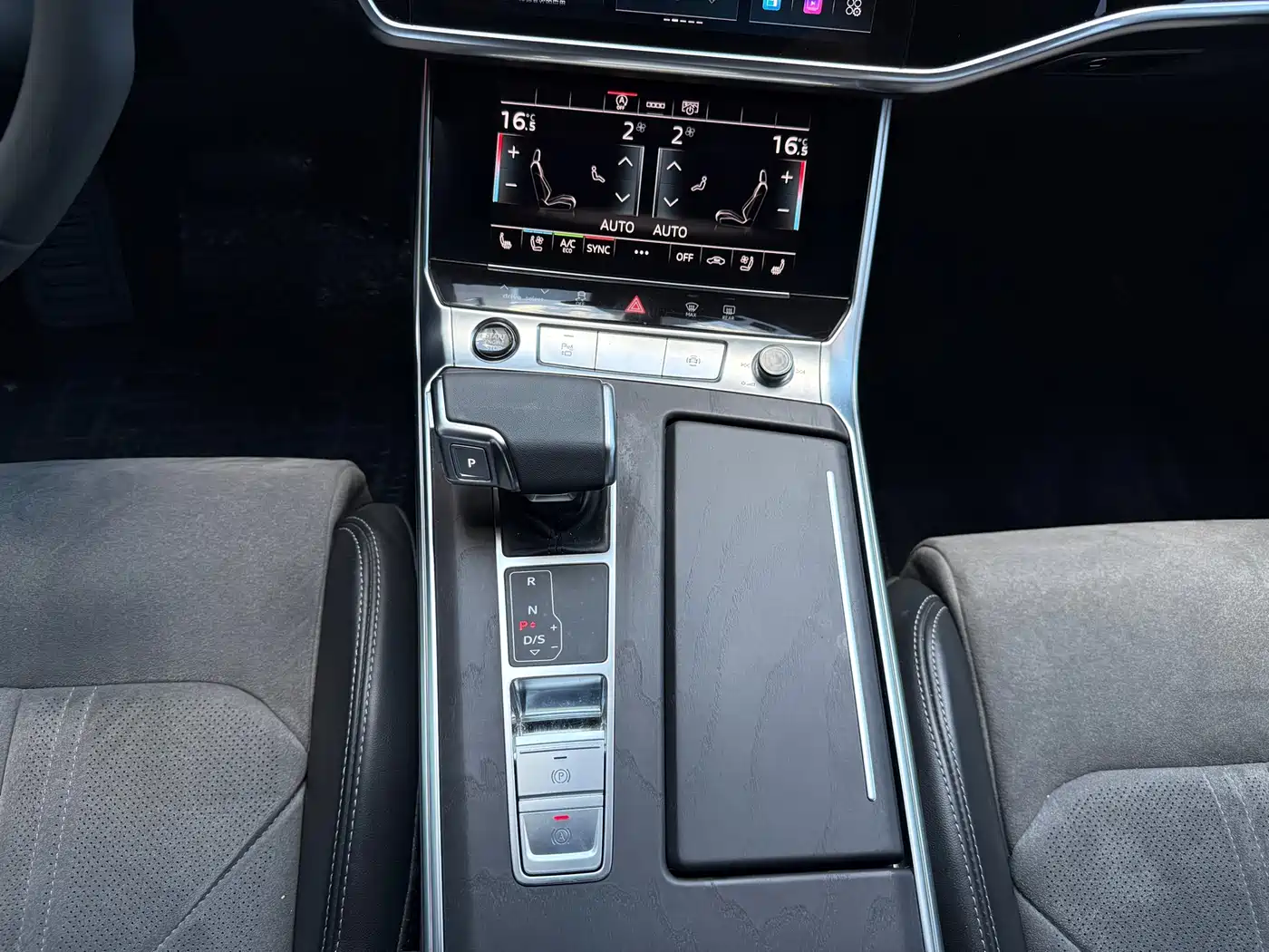 Audi A6L 2023 Facelift 45 TFSI quattro Premium Dynamic фото 9