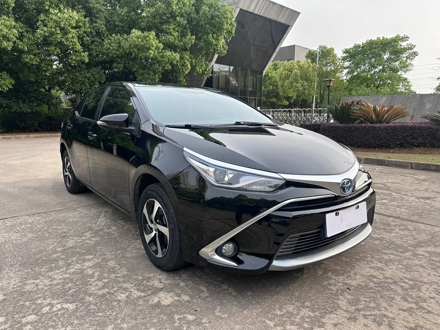 Toyota Levin 2017 Facelift Hybrid 1.8H GS E-CVT Elite Sunroof Edition China V фото 3