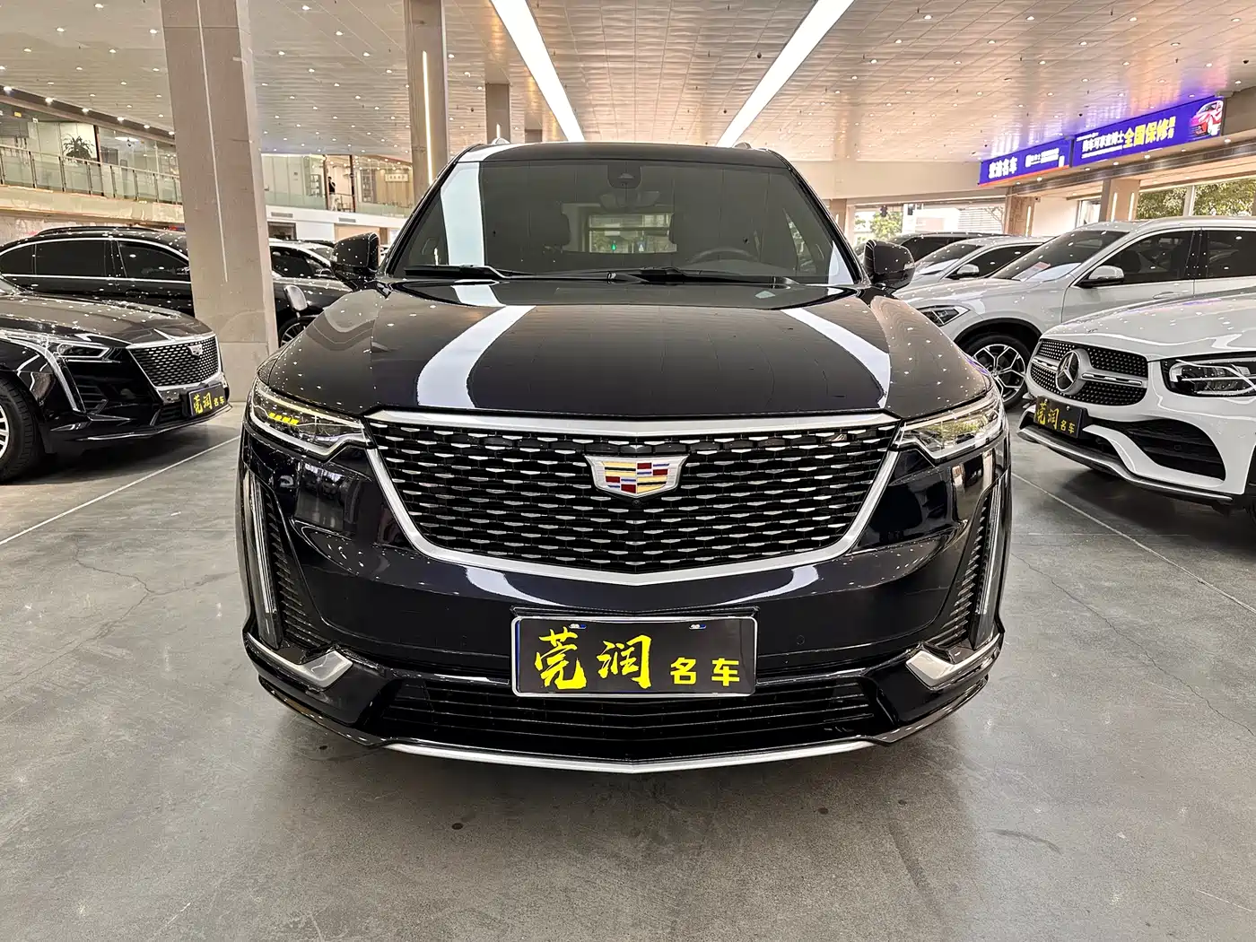 CADILLAC XT6