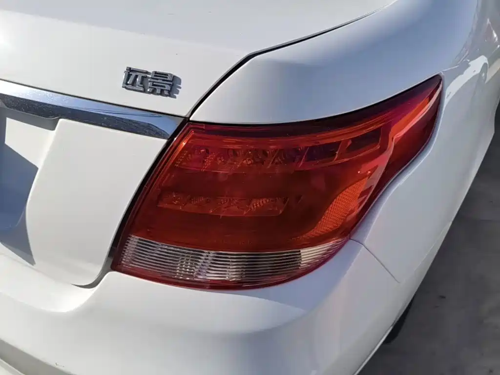 Фото 8 - Geely Vision