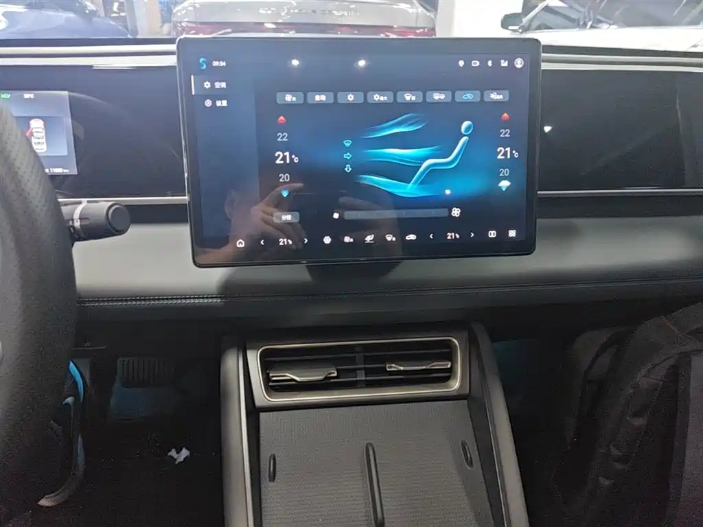 BYD Qin L 2025 DM-i Smart Drive 80KM Premium фото 13