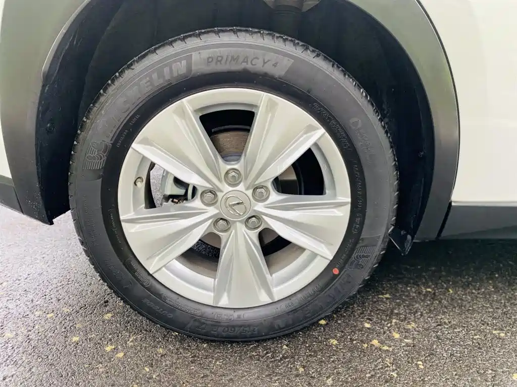 Lexus UX 2022 260h Fun Edition фото 19