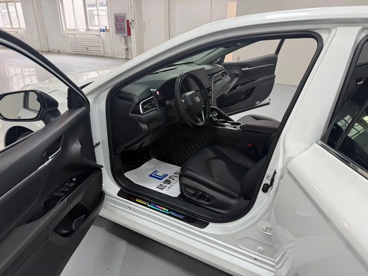 Toyota Camry 2021 2.5G Luxury Edition фото 11