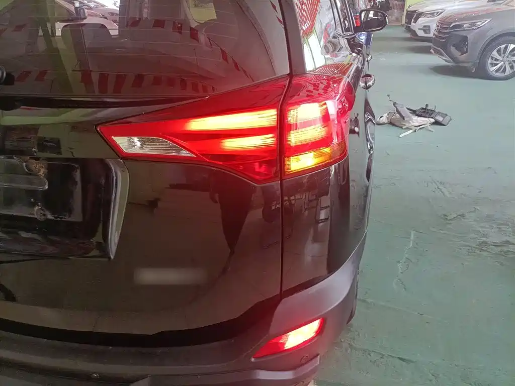 Toyota RAV4 Rongfang 2013 2.0L CVT 2WD Urban фото 7