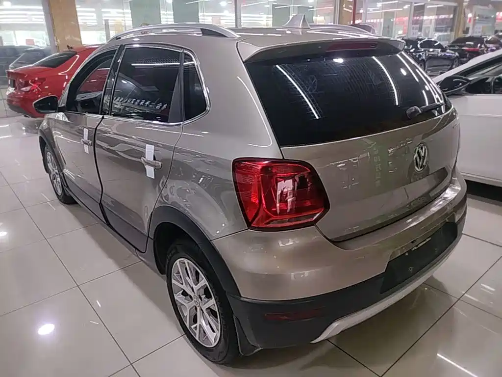 Фото 5 - Volkswagen Polo
