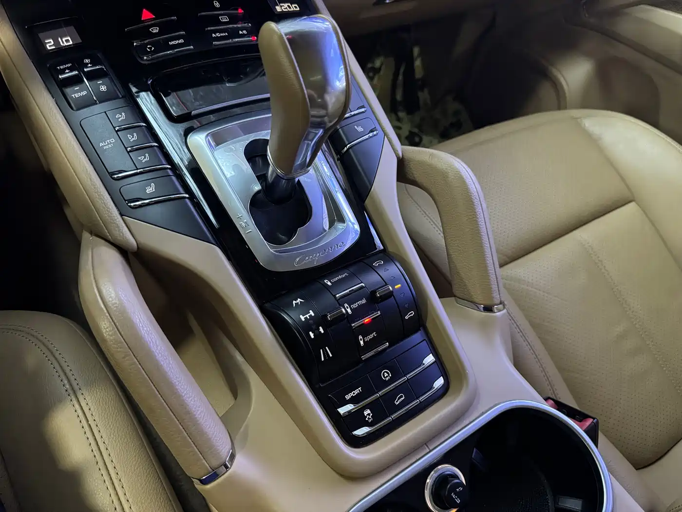 Porsche Cayenne 2012 Cayenne GTS 4.8L фото 14