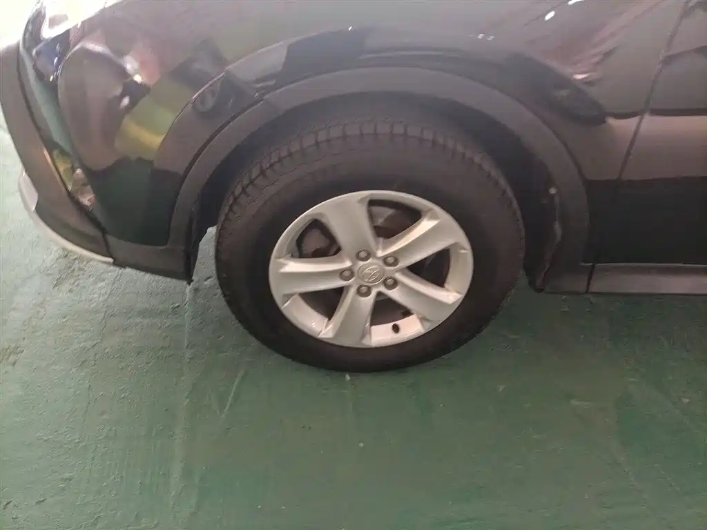 Toyota RAV4 Rongfang 2013 2.0L CVT 2WD Urban фото 22