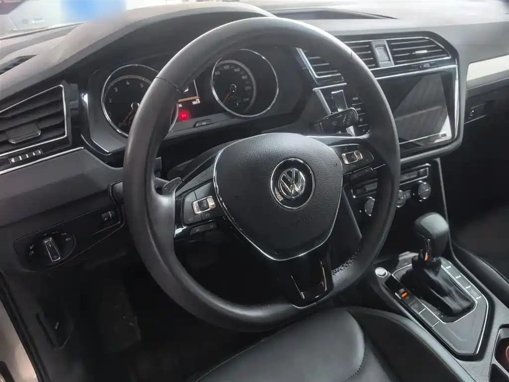 Volkswagen Tiguan L 2020 330TSI Auto 2WD Panorama Comfort China VI фото 12
