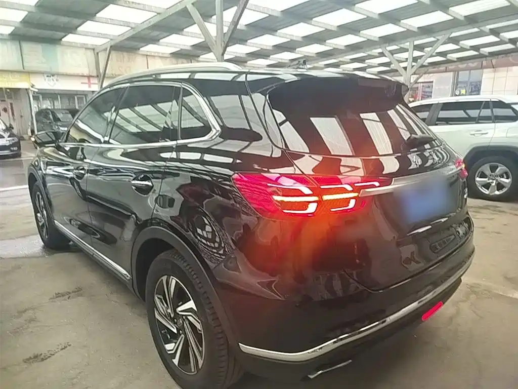 Hongqi HS5 2022 Facelift 2.0T Smart Flag Enjoyment Edition фото 5