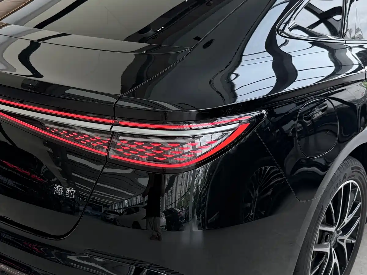 BYD Seal 2024 2024 Glory Edition DM-i 1.5L 121km Luxury