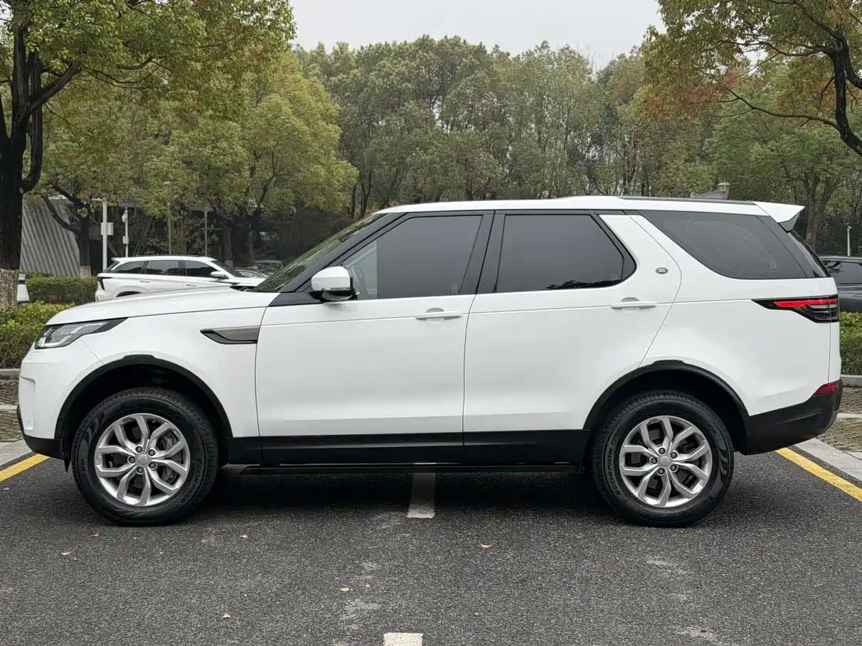 Land Rover Discovery 2018 3.0 SC V6 SE фото 15