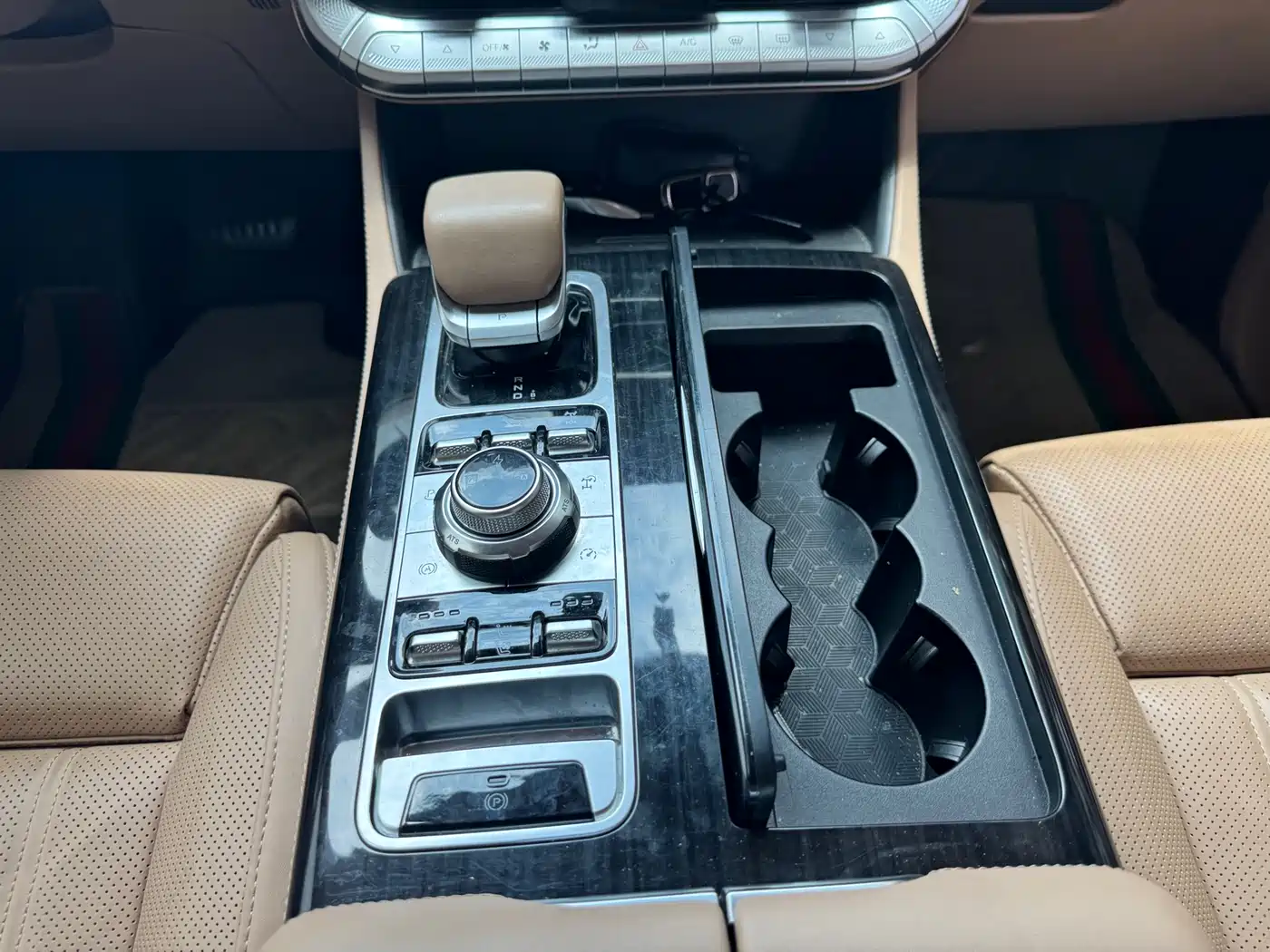 BAIC ORV Beijing Off-Road BJ60 Leiting 2024 Magic Core E-Drive Advanced 5-seater фото 9