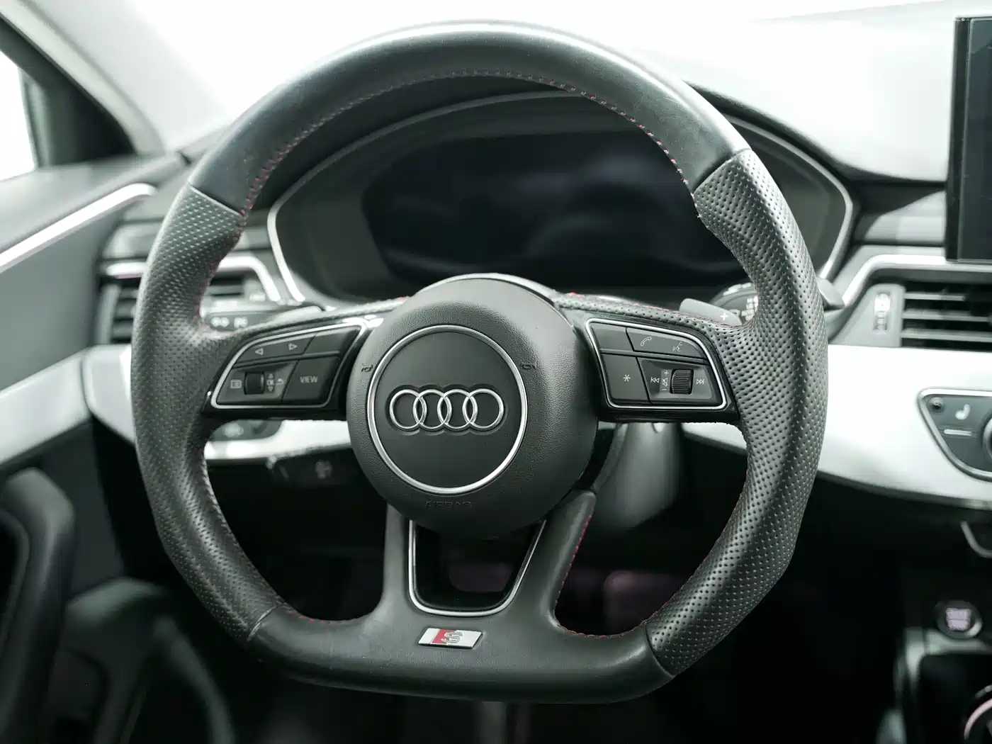 Audi A4L 2020 40 TFSI quattro Luxury Dynamic фото 5