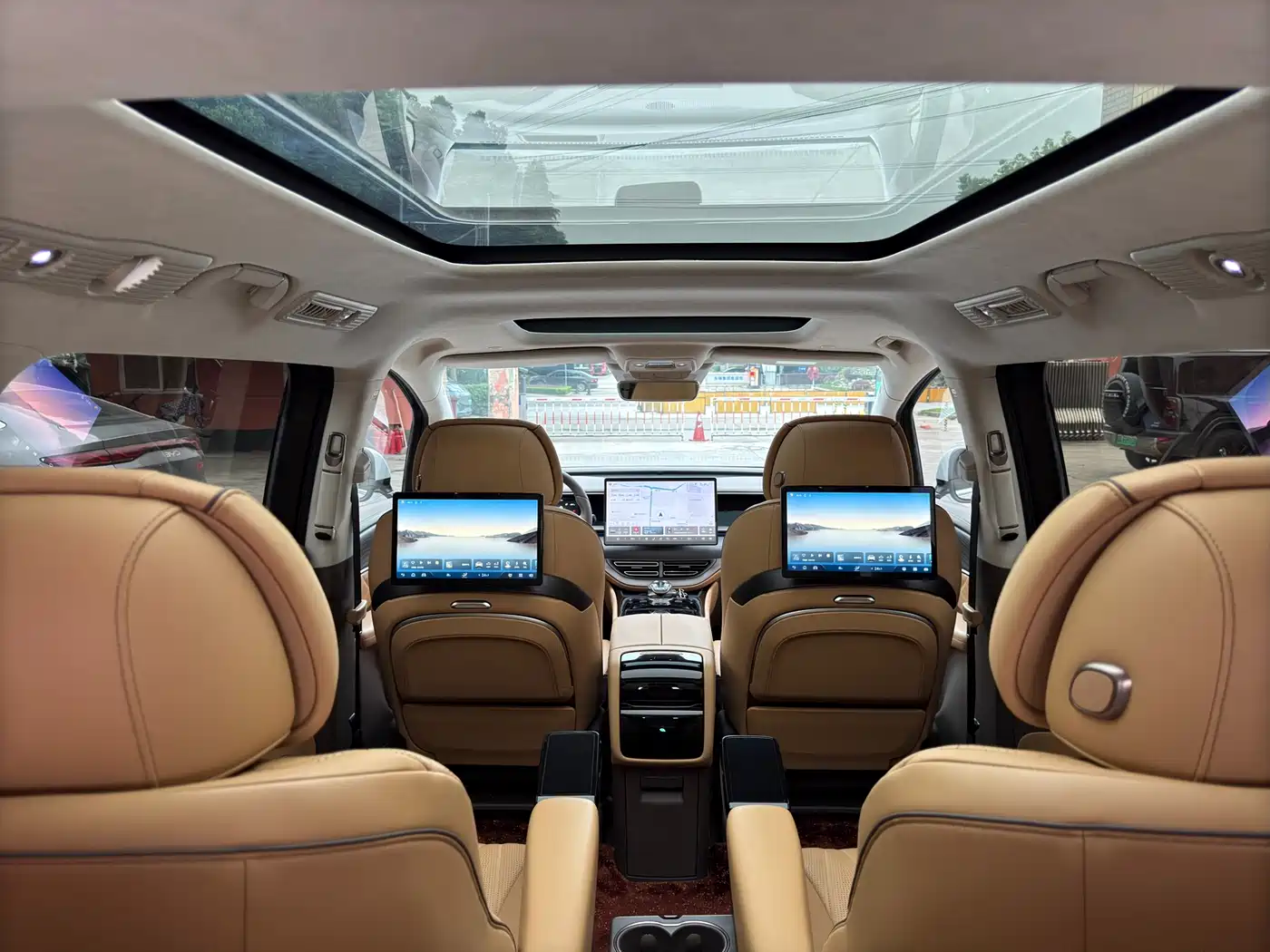 Denza D9 2022 DM-i 970 AWD Flagship фото 21