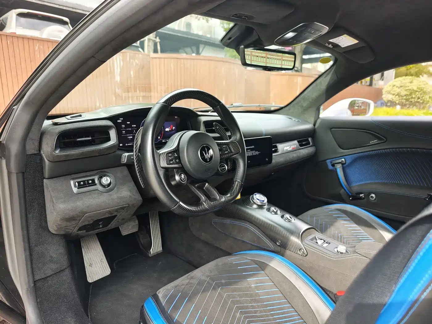 MASERATI MC20