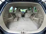 Photo 13 - Toyota Highlander