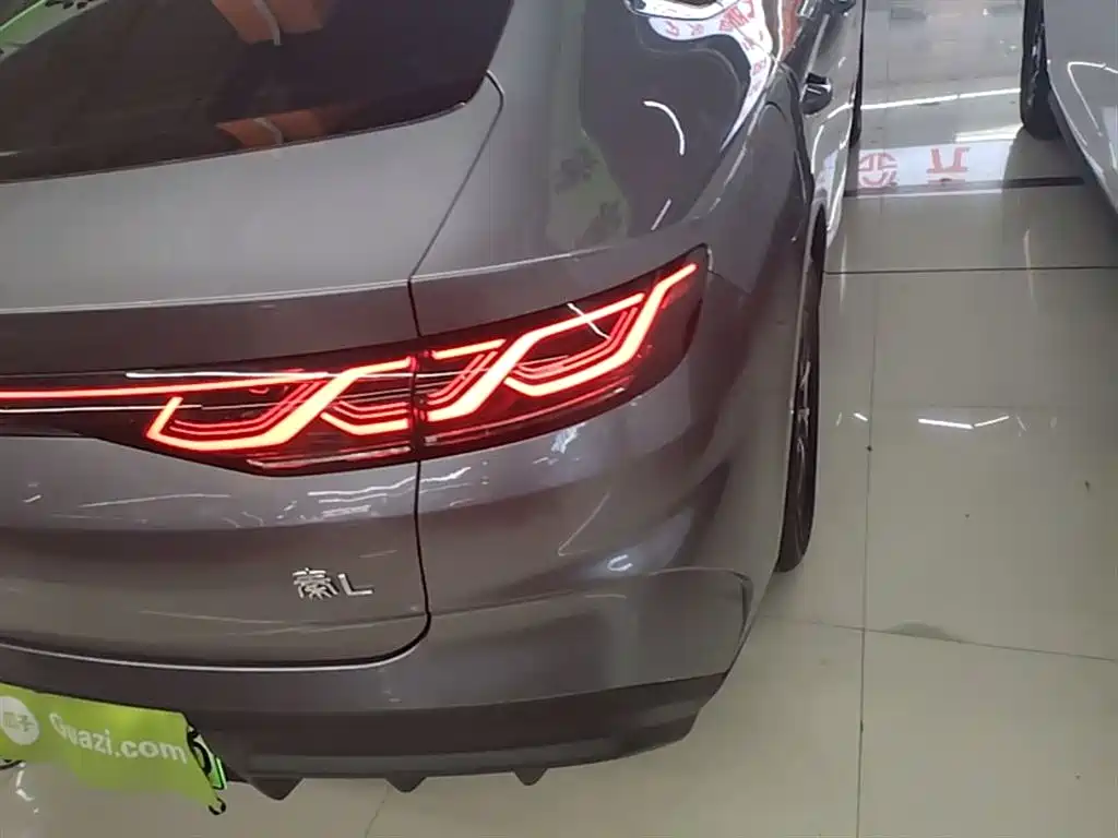 BYD Qin L 2024 DM-i 120KM Superior Edition фото 8