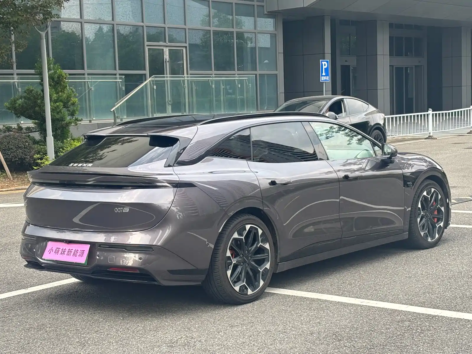 Фото 22 - ZEEKR 007GT