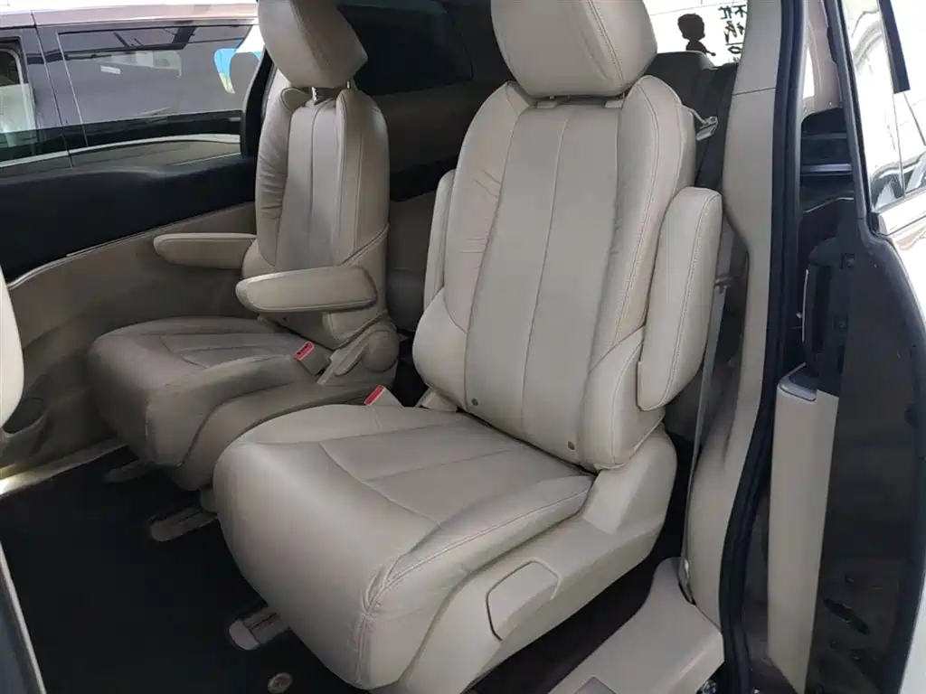 Buick GL8 2017 25S Premium Model China V фото 17