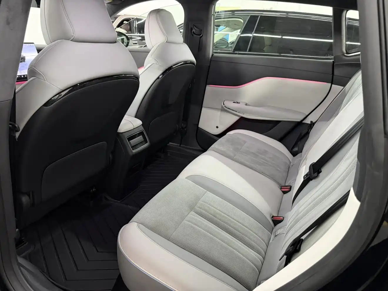 Voyah Auto Voyah Zhiyin 2024 Long Range Super Charging Edition фото 8
