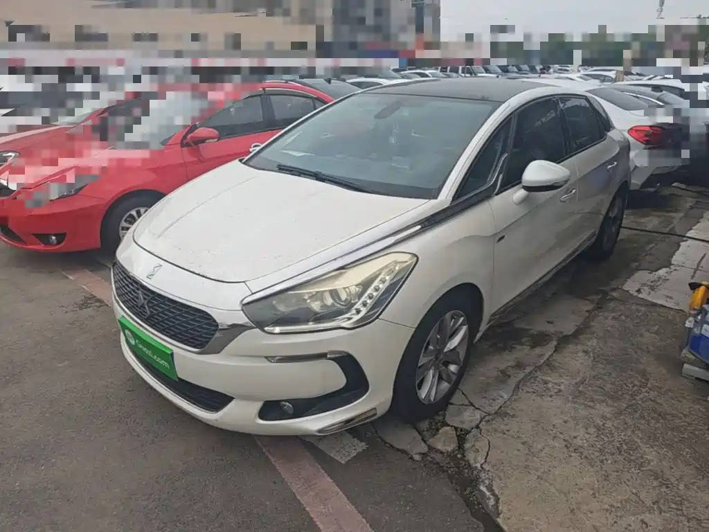 Фото 1 - DS 5