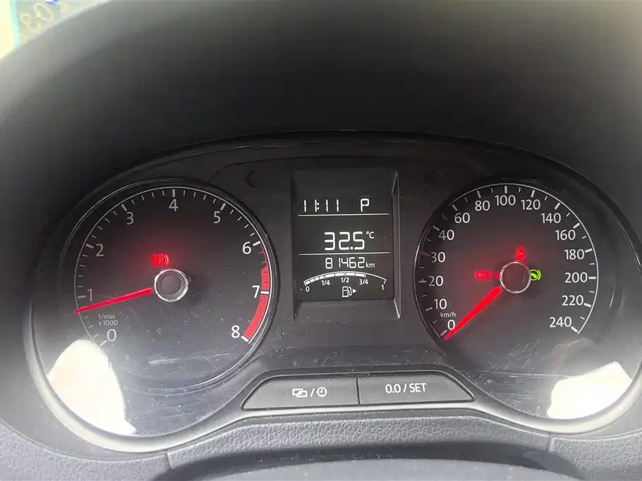 Volkswagen Polo 2016 1.4L Automatic Trend фото 13