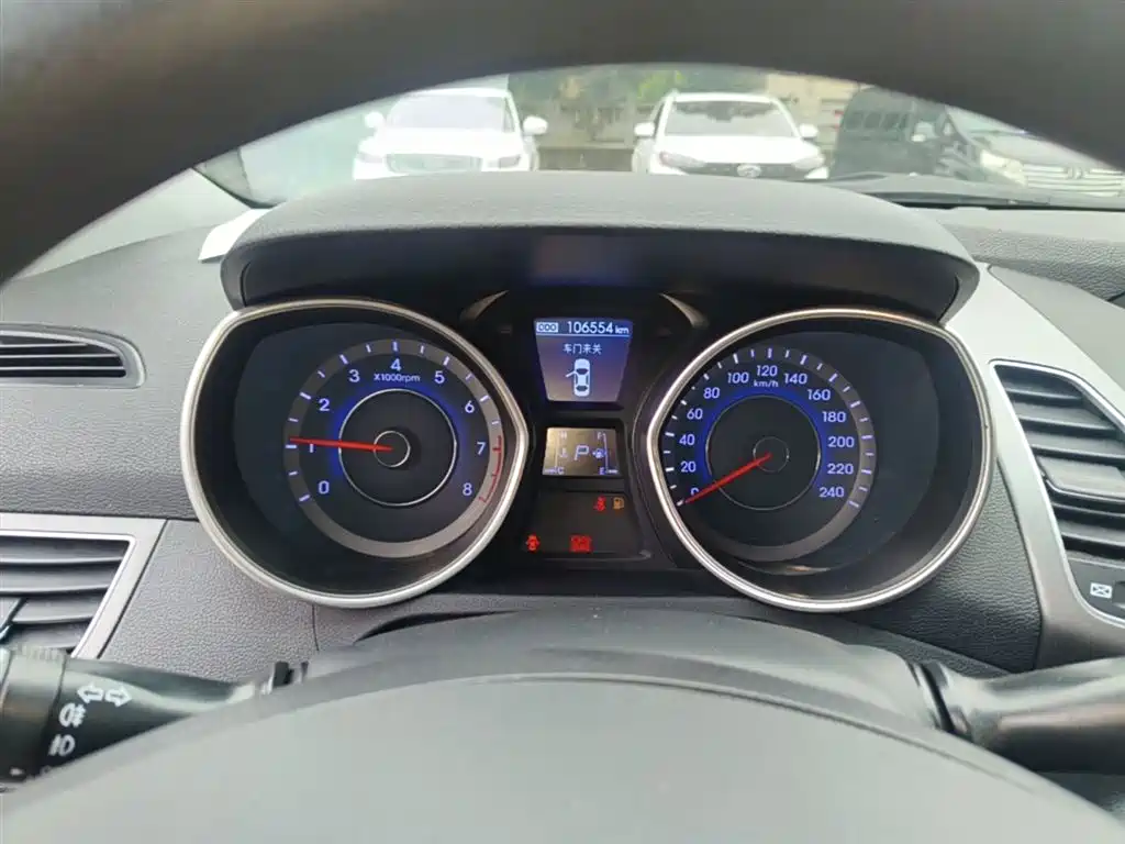 Hyundai Langdong 2016 1.6L Automatic Premium Edition фото 12