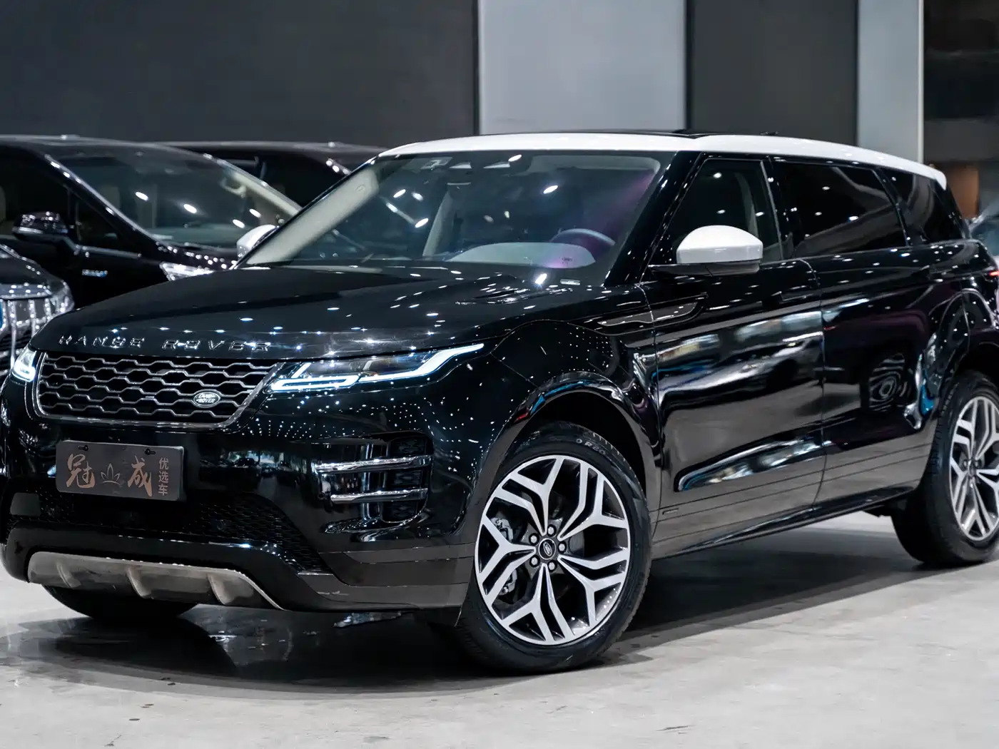 Land Rover Range Rover Evoque 2022 Range Rover Evoque L 249PS R-Dynamic Luxury Edition