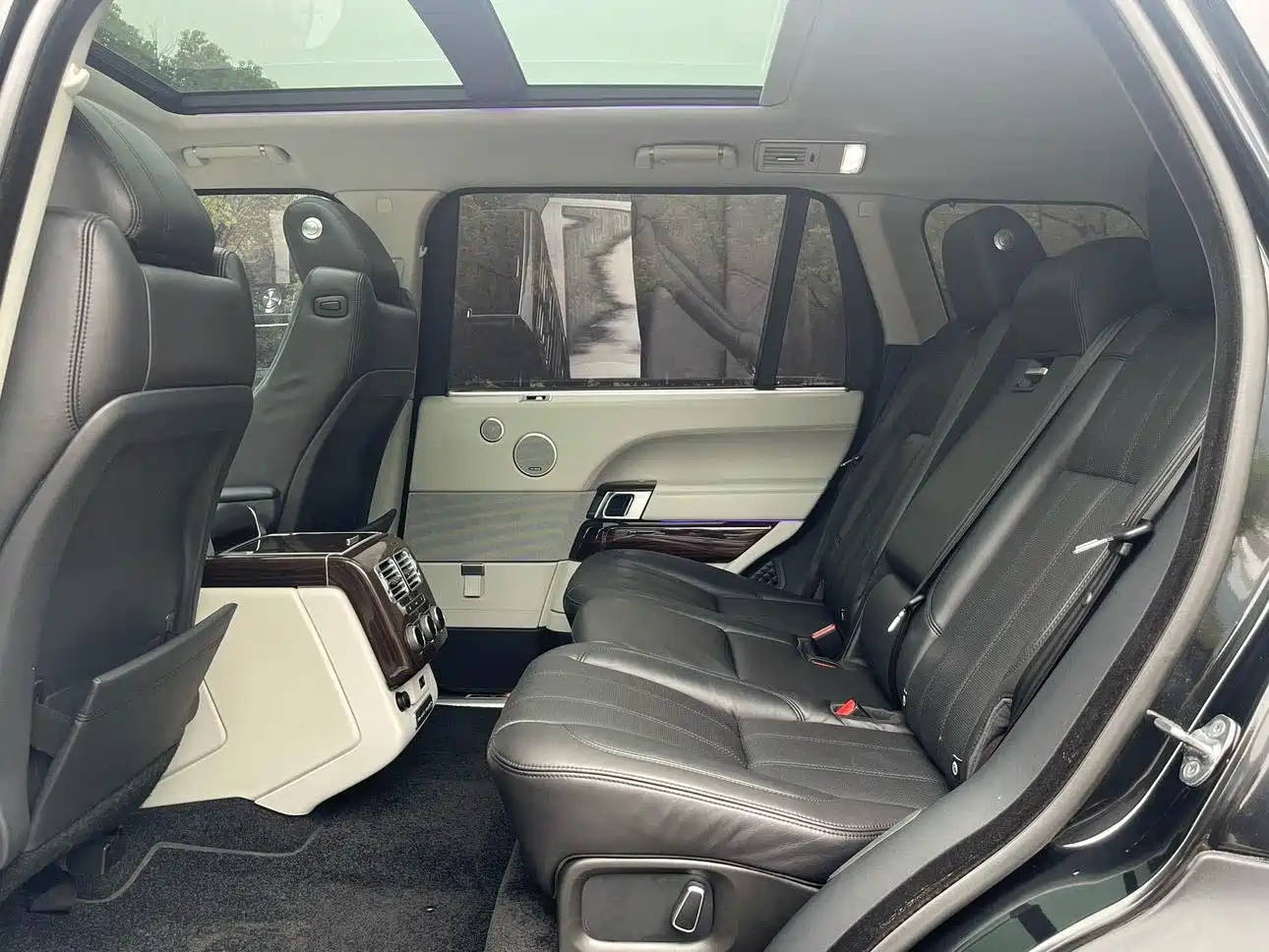 Land Rover Range Rover 2015 3.0 SC V6 Vogue SE Genesis Extended Edition фото 5