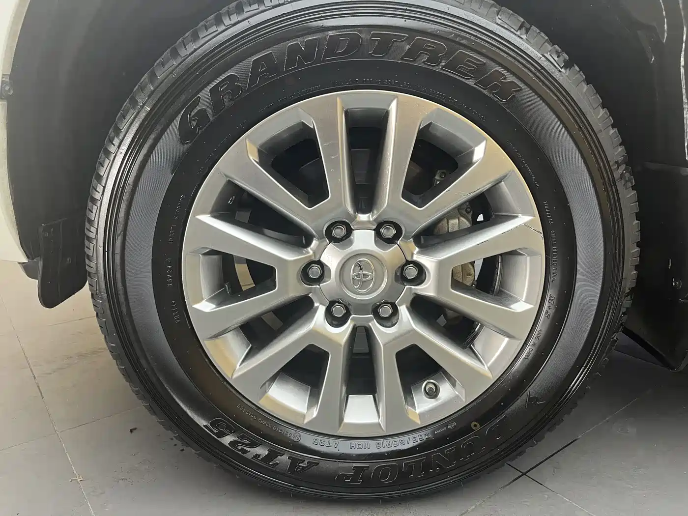 Toyota Prado 2018 3.5L Automatic TX-L Rear-mounted Spare Tire фото 25