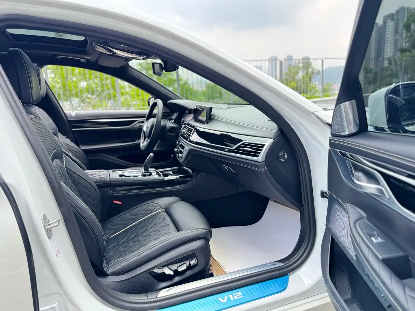 BMW 7 Series 2019 Facelift M760Li xDrive V12 Luxury Package фото 19