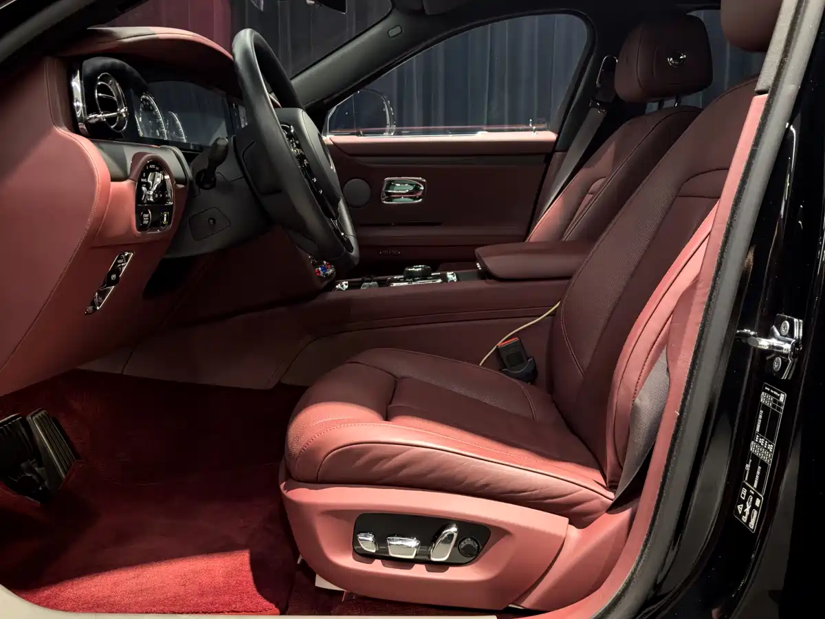 Rolls-Royce Ghost 2021 6.7T Standard Wheelbase фото 8