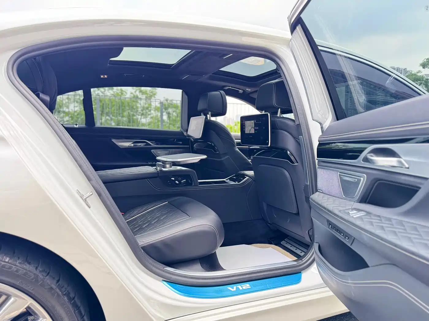 BMW 7 Series 2019 Facelift M760Li xDrive V12 Luxury Package фото 21