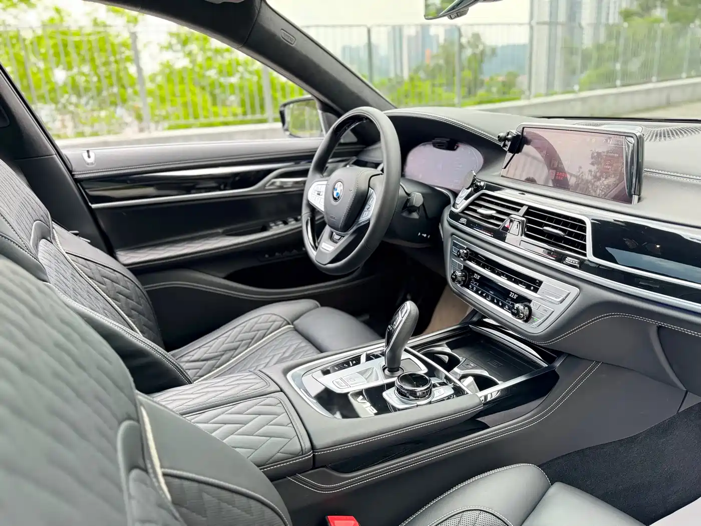 BMW 7 Series 2019 Facelift M760Li xDrive V12 Luxury Package фото 20