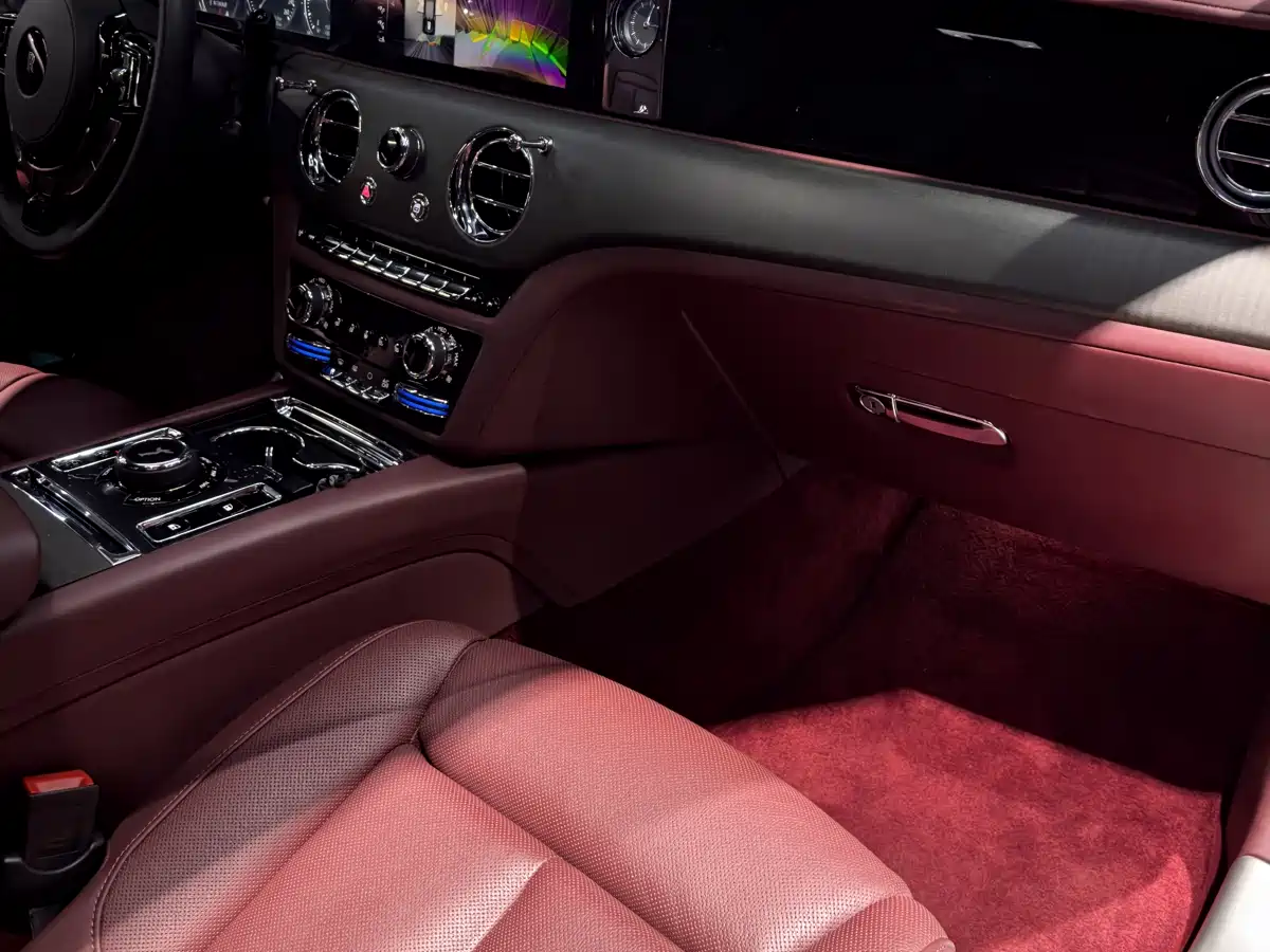 Rolls-Royce Ghost 2021 6.7T Standard Wheelbase фото 10